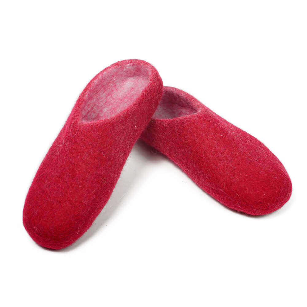 red-rose-felt-slipper